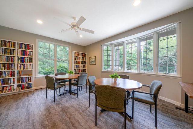 17902 Wildwood Springs Parkway, Spring Lake, MI 49456