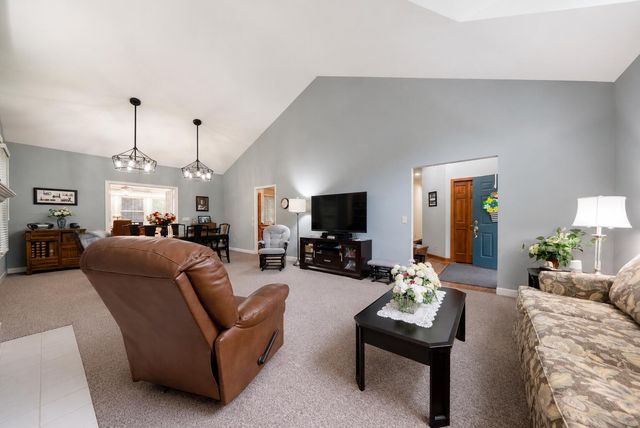 17902 Wildwood Springs Parkway, Spring Lake, MI 49456