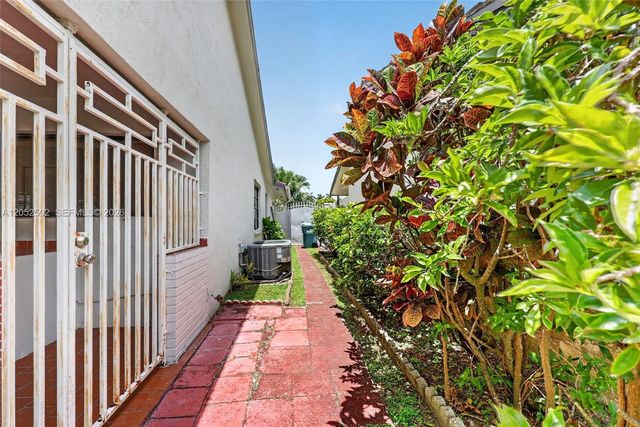 4756 SW 143rd Ave, Miami, FL 33175