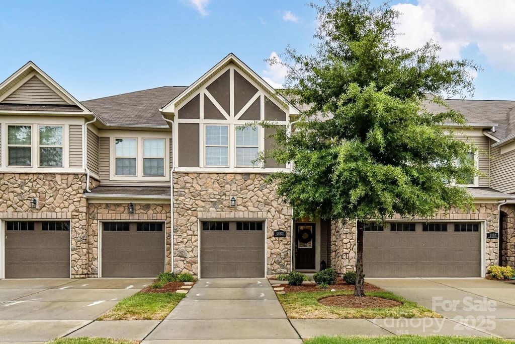 5663 Garrow Glen Road, Charlotte, NC 28278