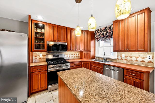 88 S FORGE MANOR DR, Phoenixville, PA 19460