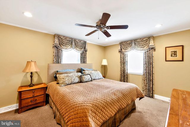 88 S FORGE MANOR DR, Phoenixville, PA 19460