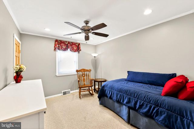 88 S FORGE MANOR DR, Phoenixville, PA 19460