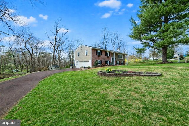 88 S FORGE MANOR DR, Phoenixville, PA 19460