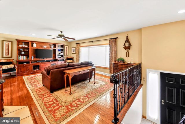 88 S FORGE MANOR DR, Phoenixville, PA 19460