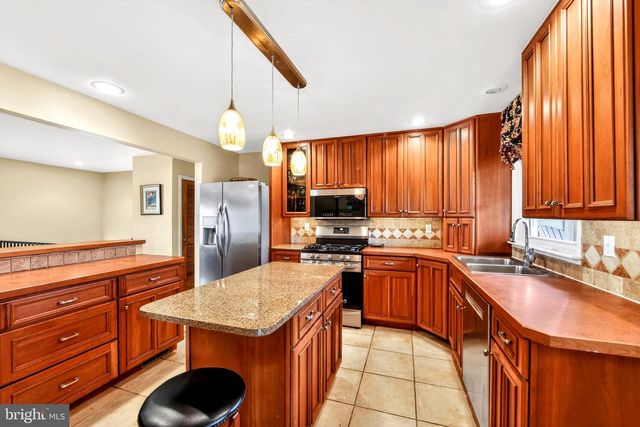 88 S FORGE MANOR DR, Phoenixville, PA 19460