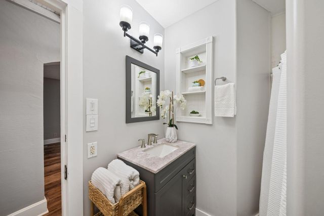 435 E Jeffrey Place, Columbus, OH 43214