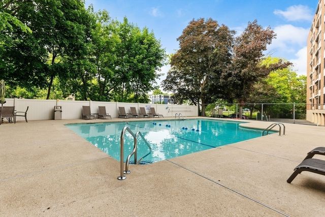 53 Melrose Street 2B, Melrose, MA 02176