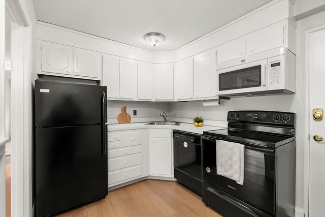 53 Melrose Street 2B, Melrose, MA 02176