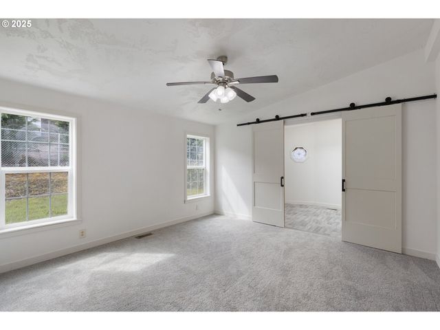 121 ANDORRA Dr, Roseburg, OR 97471