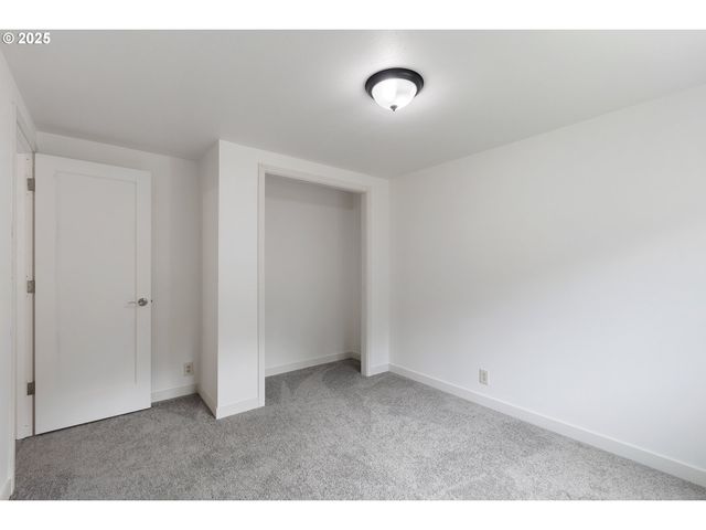 121 ANDORRA Dr, Roseburg, OR 97471
