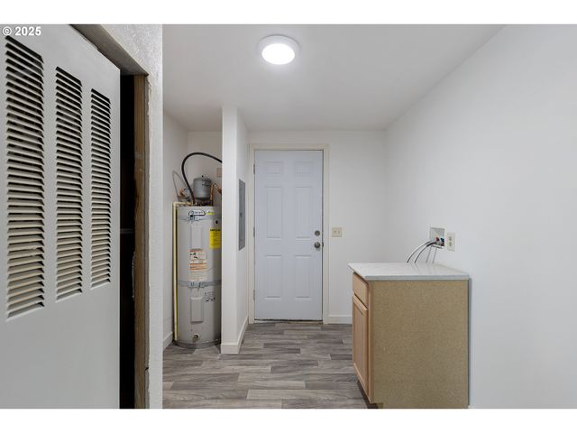 121 ANDORRA Dr, Roseburg, OR 97471