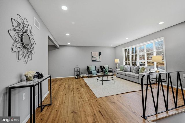 1302 STANFORD RD, Wilmington, DE 19803