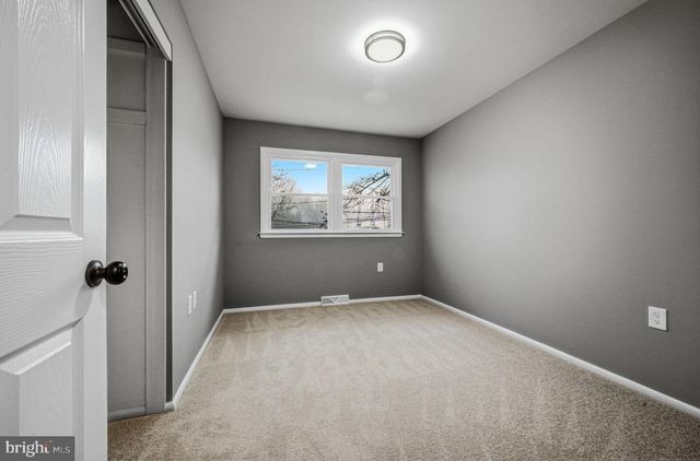 1302 STANFORD RD, Wilmington, DE 19803