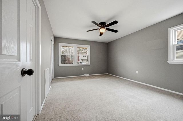 1302 STANFORD RD, Wilmington, DE 19803