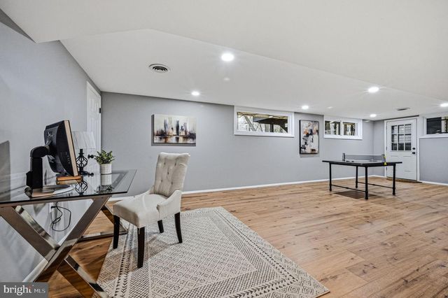 1302 STANFORD RD, Wilmington, DE 19803