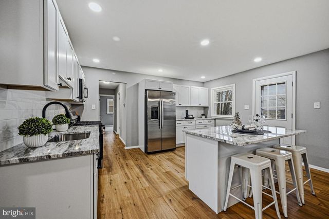 1302 STANFORD RD, Wilmington, DE 19803