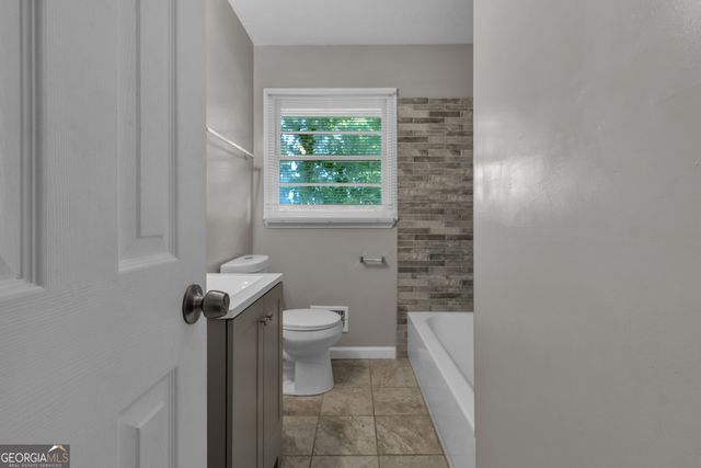 506 Pineridge Drive, Forest Park, GA 30297