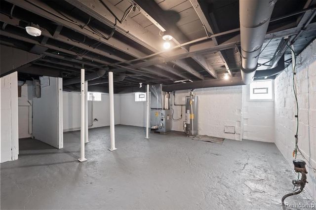 20734 Caledonia Avenue, Hazel Park, MI 48030