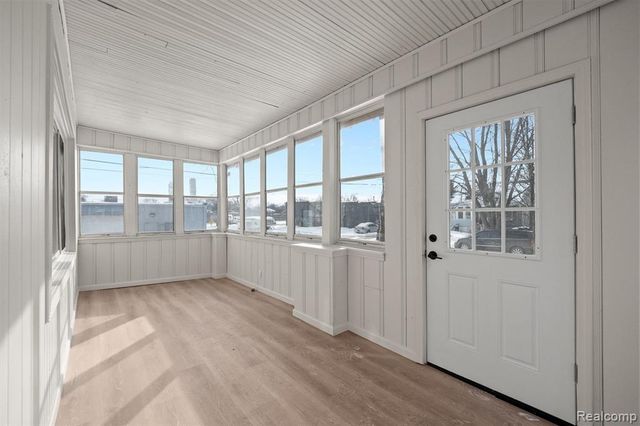 20734 Caledonia Avenue, Hazel Park, MI 48030