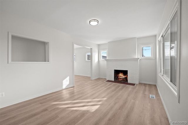 20734 Caledonia Avenue, Hazel Park, MI 48030