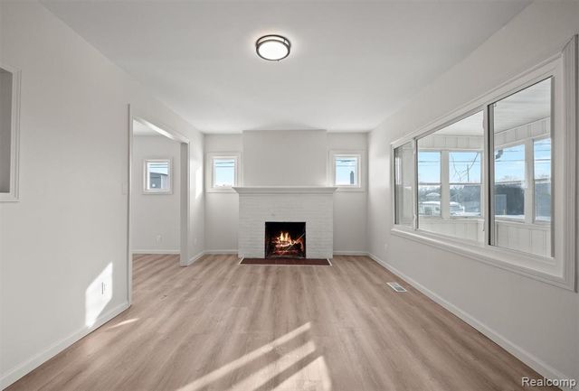 20734 Caledonia Avenue, Hazel Park, MI 48030