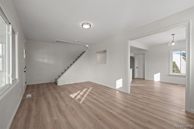 20734 Caledonia Avenue, Hazel Park, MI 48030