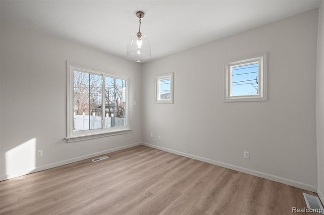 20734 Caledonia Avenue, Hazel Park, MI 48030