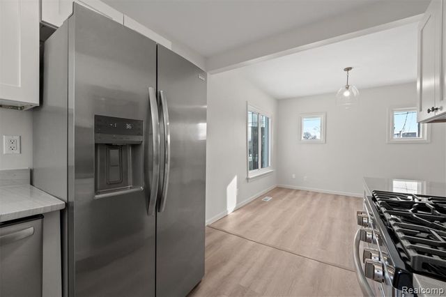 20734 Caledonia Avenue, Hazel Park, MI 48030