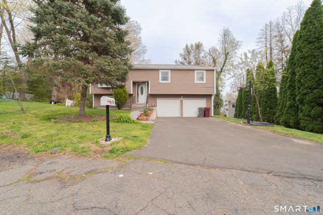 23 West Hill Terrace, Naugatuck, CT 06770