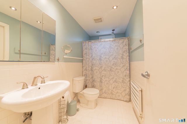 23 West Hill Terrace, Naugatuck, CT 06770