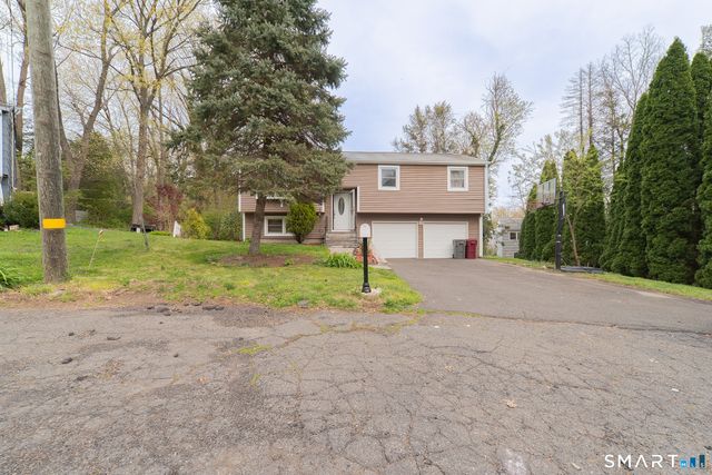 23 West Hill Terrace, Naugatuck, CT 06770