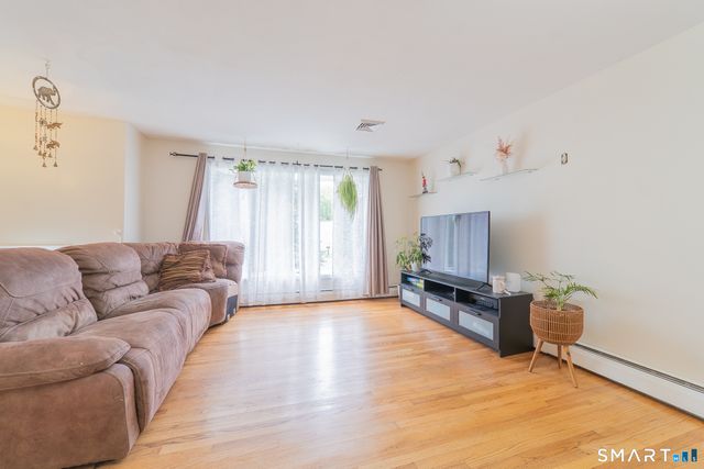 23 West Hill Terrace, Naugatuck, CT 06770