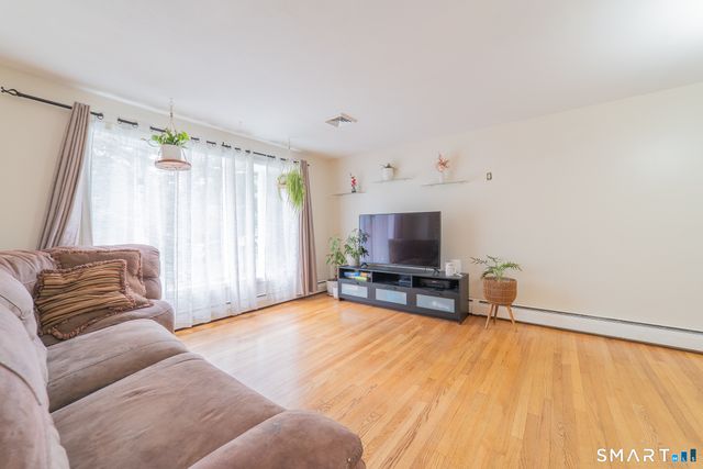 23 West Hill Terrace, Naugatuck, CT 06770