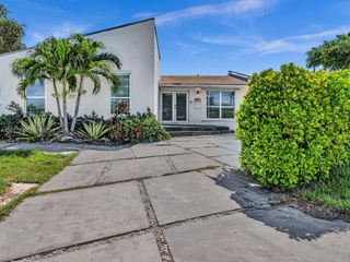 2001 NE 122nd Road, North Miami, FL 33181