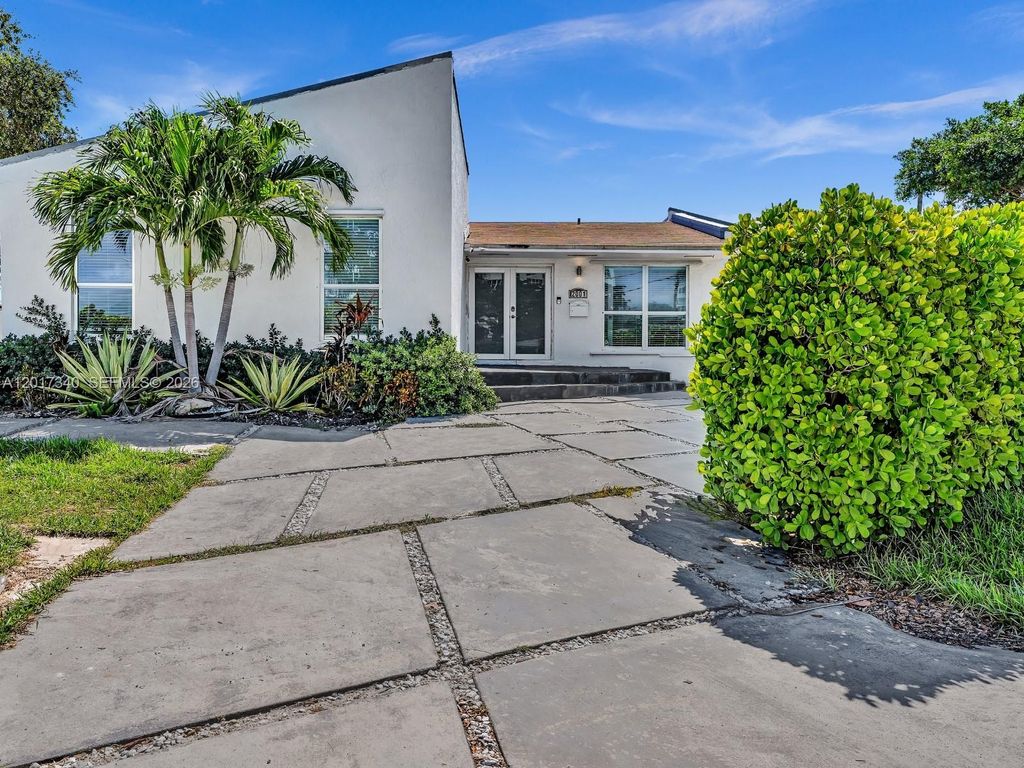 2001 NE 122nd Road, North Miami, FL 33181