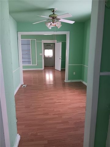 537 S CEDAR Avenue, Independence, MO 64053