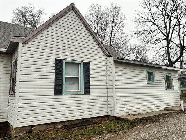 537 S CEDAR Avenue, Independence, MO 64053