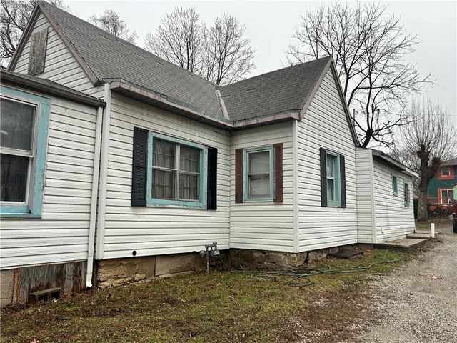 537 S CEDAR Avenue, Independence, MO 64053