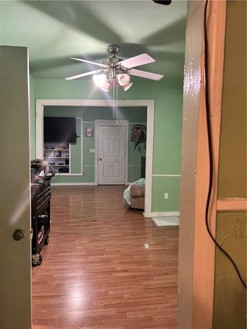 537 S CEDAR Avenue, Independence, MO 64053