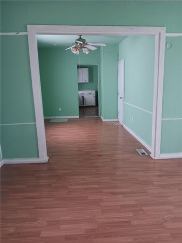 537 S CEDAR Avenue, Independence, MO 64053