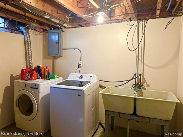 41371 HAMILTON Drive, Sterling Heights, MI 48313