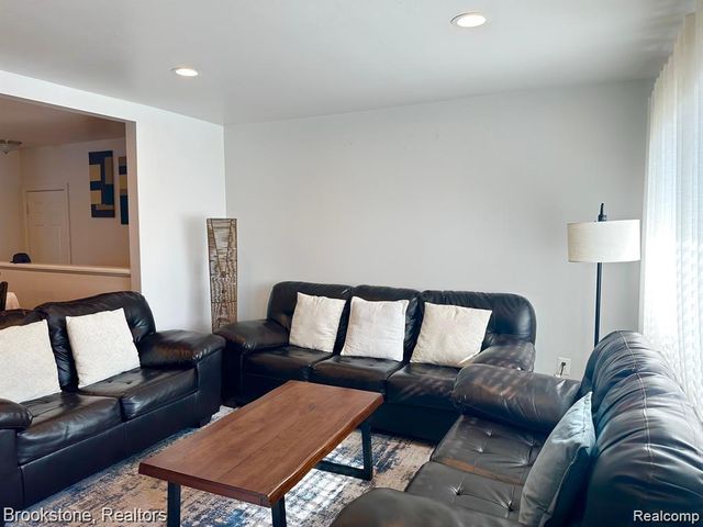 41371 HAMILTON Drive, Sterling Heights, MI 48313