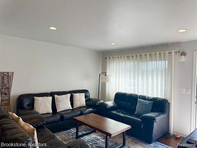 41371 HAMILTON Drive, Sterling Heights, MI 48313