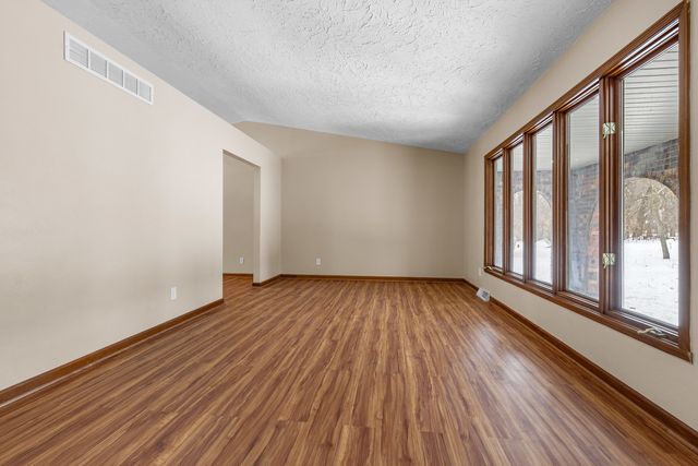 11738 Southgate Road, Roscoe, IL 61073