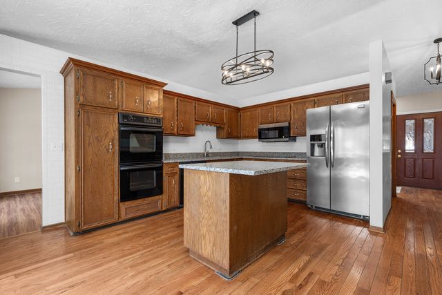 11738 Southgate Road, Roscoe, IL 61073