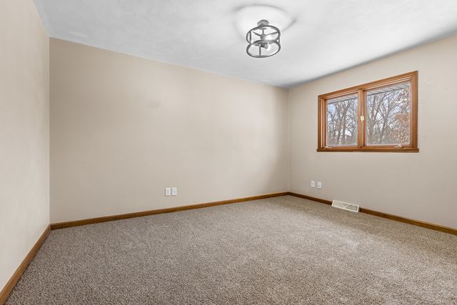 11738 Southgate Road, Roscoe, IL 61073