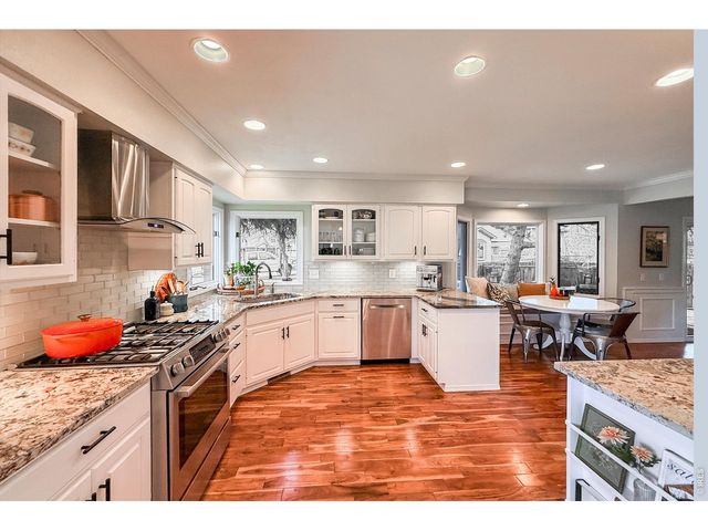 1204 Twin Peaks Cir, Longmont, CO 80503