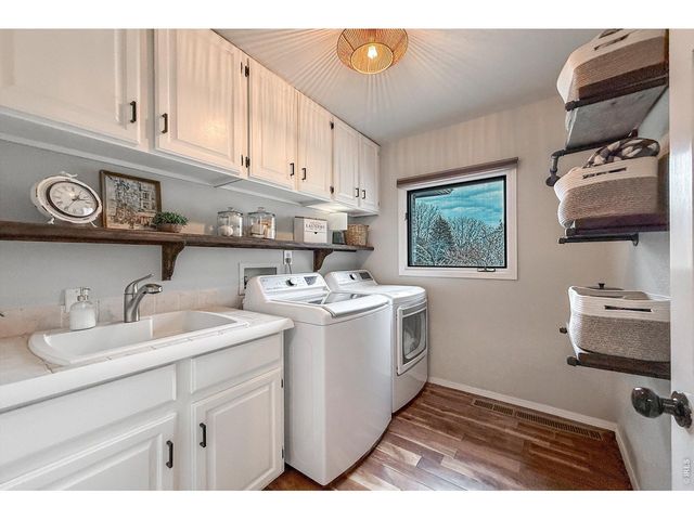 1204 Twin Peaks Cir, Longmont, CO 80503