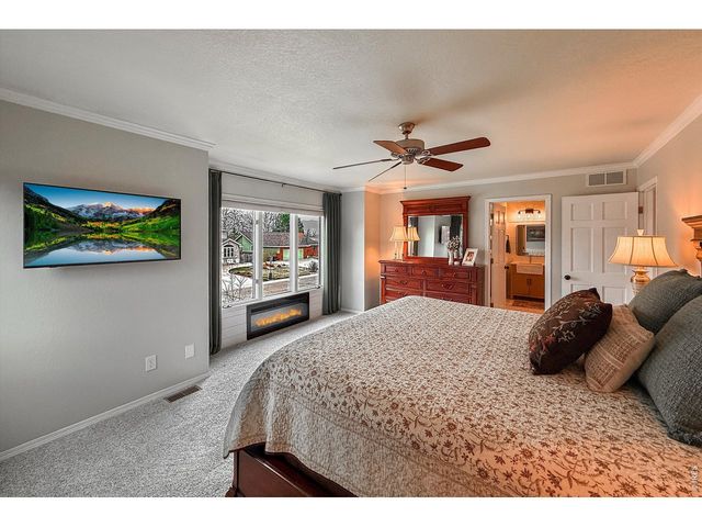 1204 Twin Peaks Cir, Longmont, CO 80503